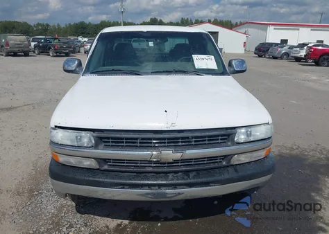 2000 Chevrolet Silverado 1500 Ls z USA, uszkodzony, nr VIN 2GCEC19V9Y1361972